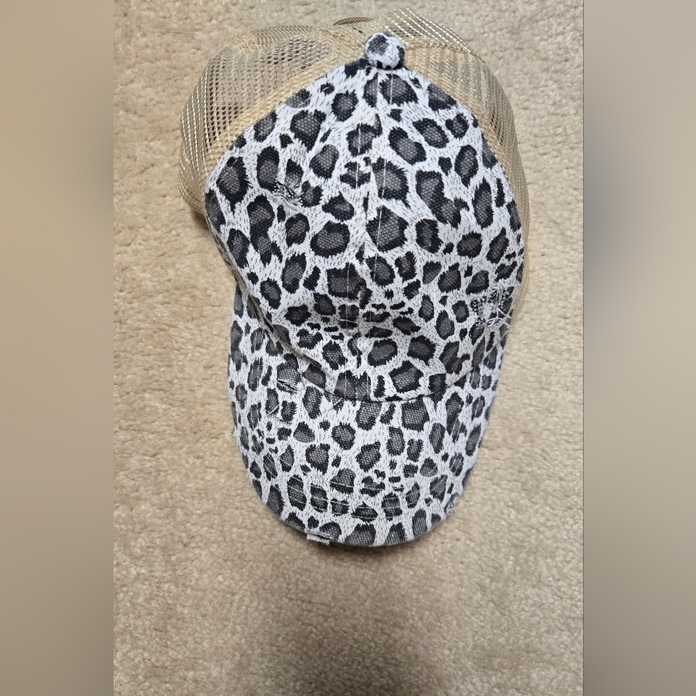 NWOT Leopard Print Ponytail Baseball Cap